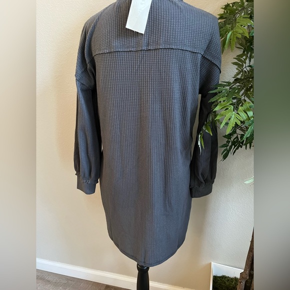 Dress - Picture 3 of 6